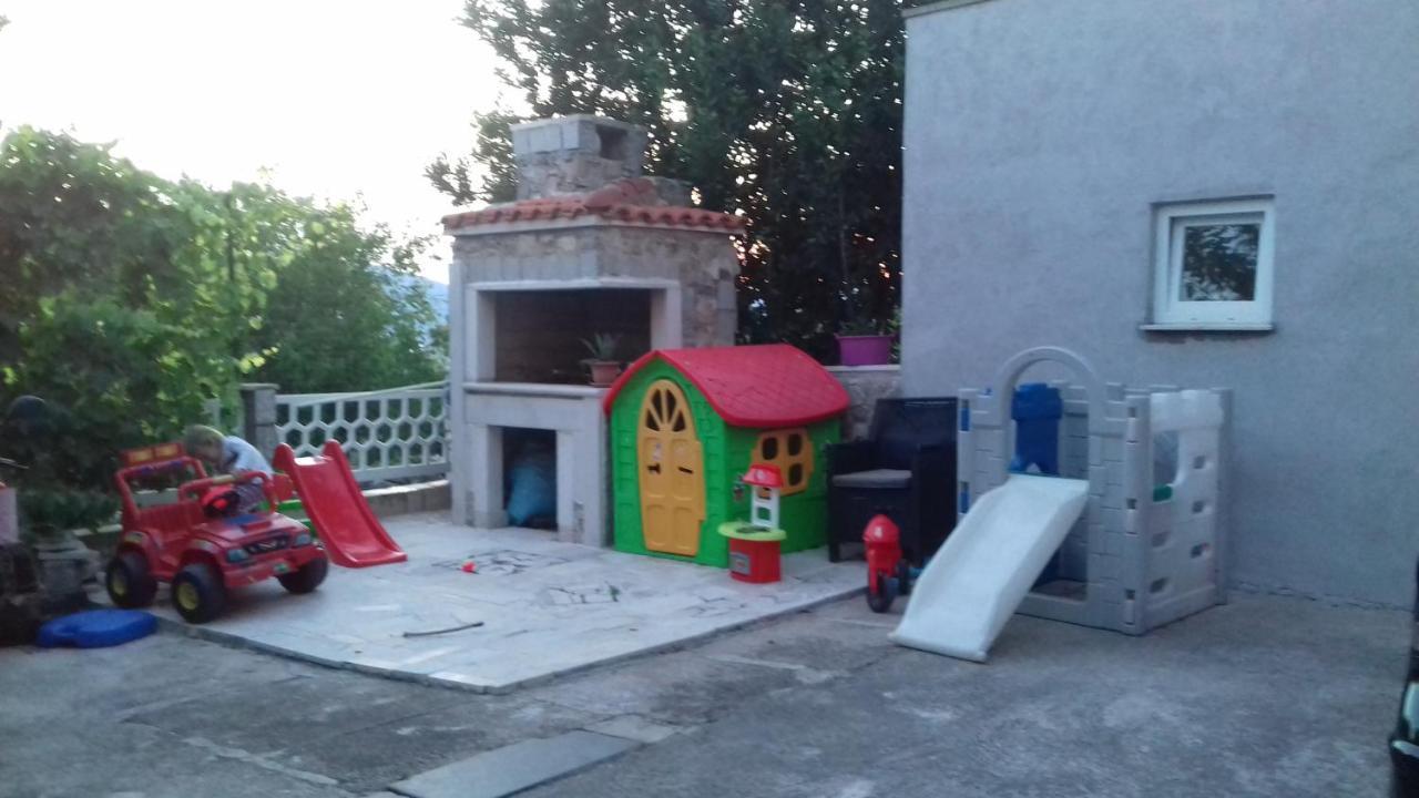 Brzac Apartment Magdic מראה חיצוני תמונה