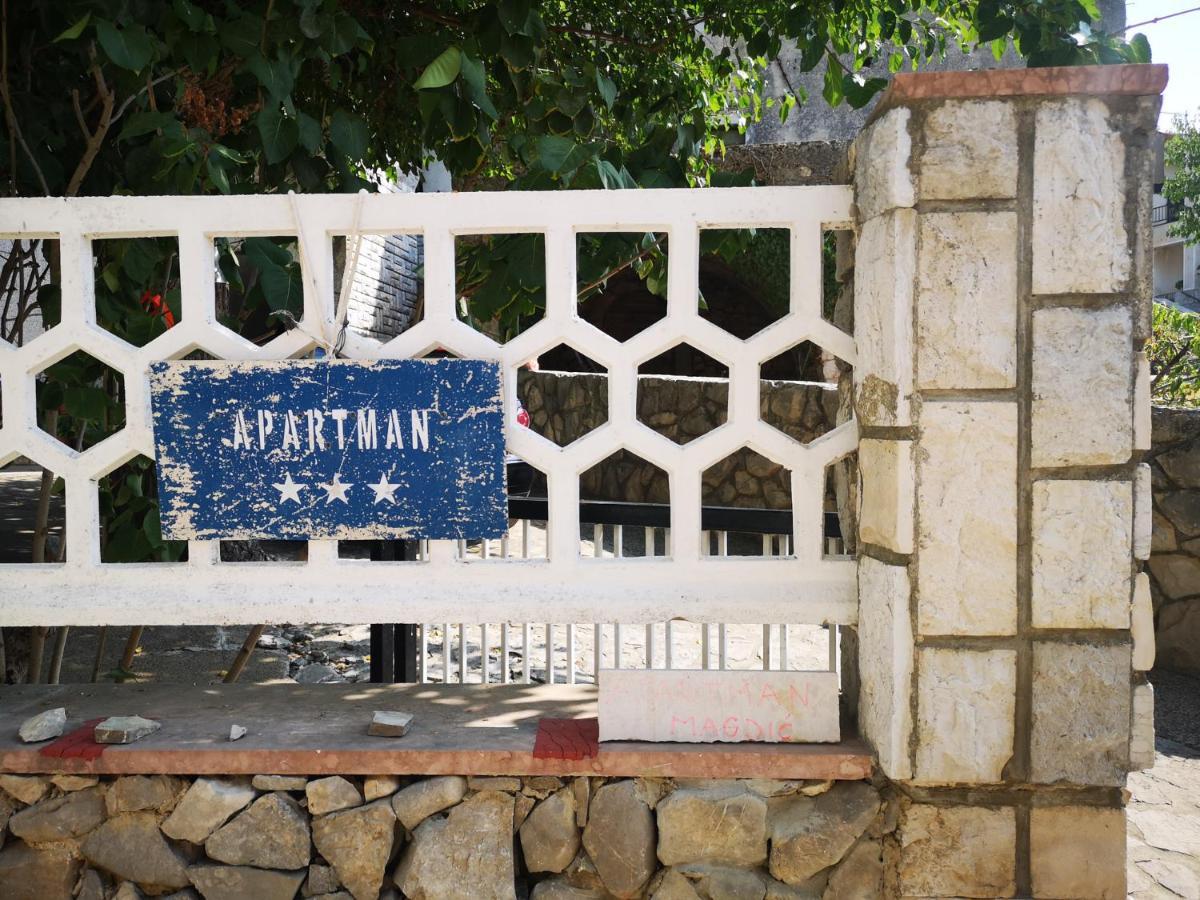 Brzac Apartment Magdic מראה חיצוני תמונה