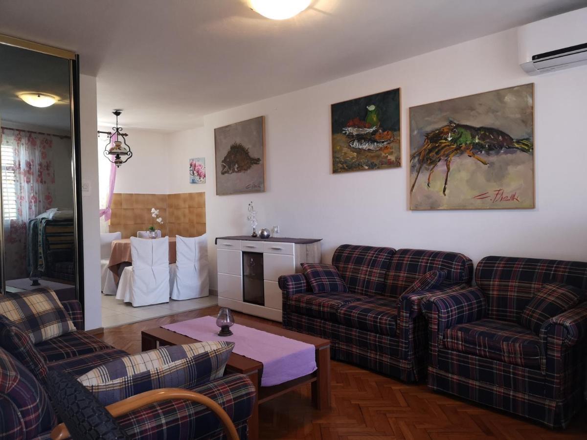 Brzac Apartment Magdic מראה חיצוני תמונה