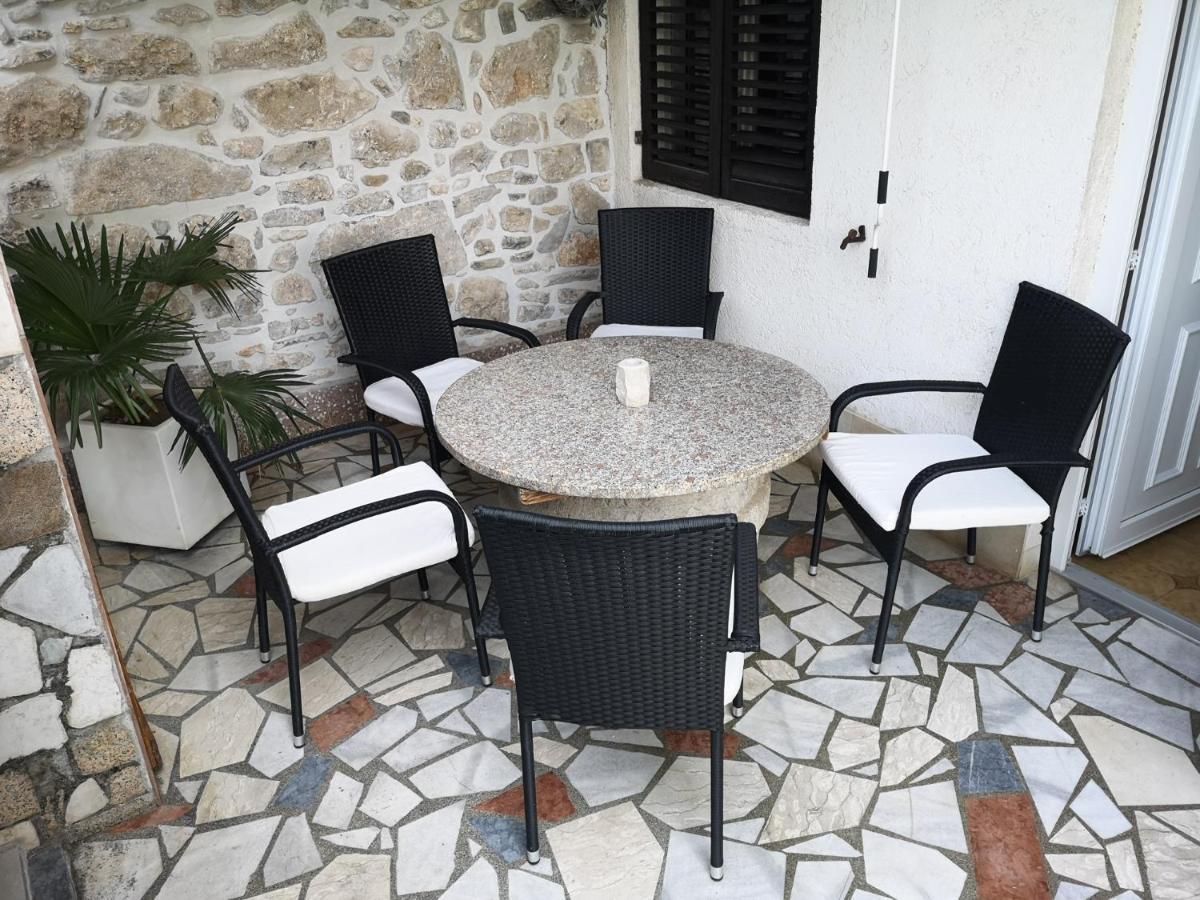 Brzac Apartment Magdic מראה חיצוני תמונה