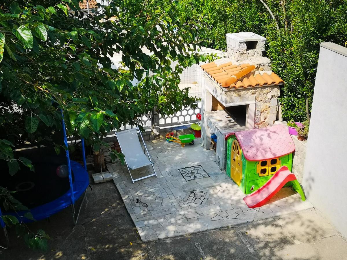 Brzac Apartment Magdic מראה חיצוני תמונה