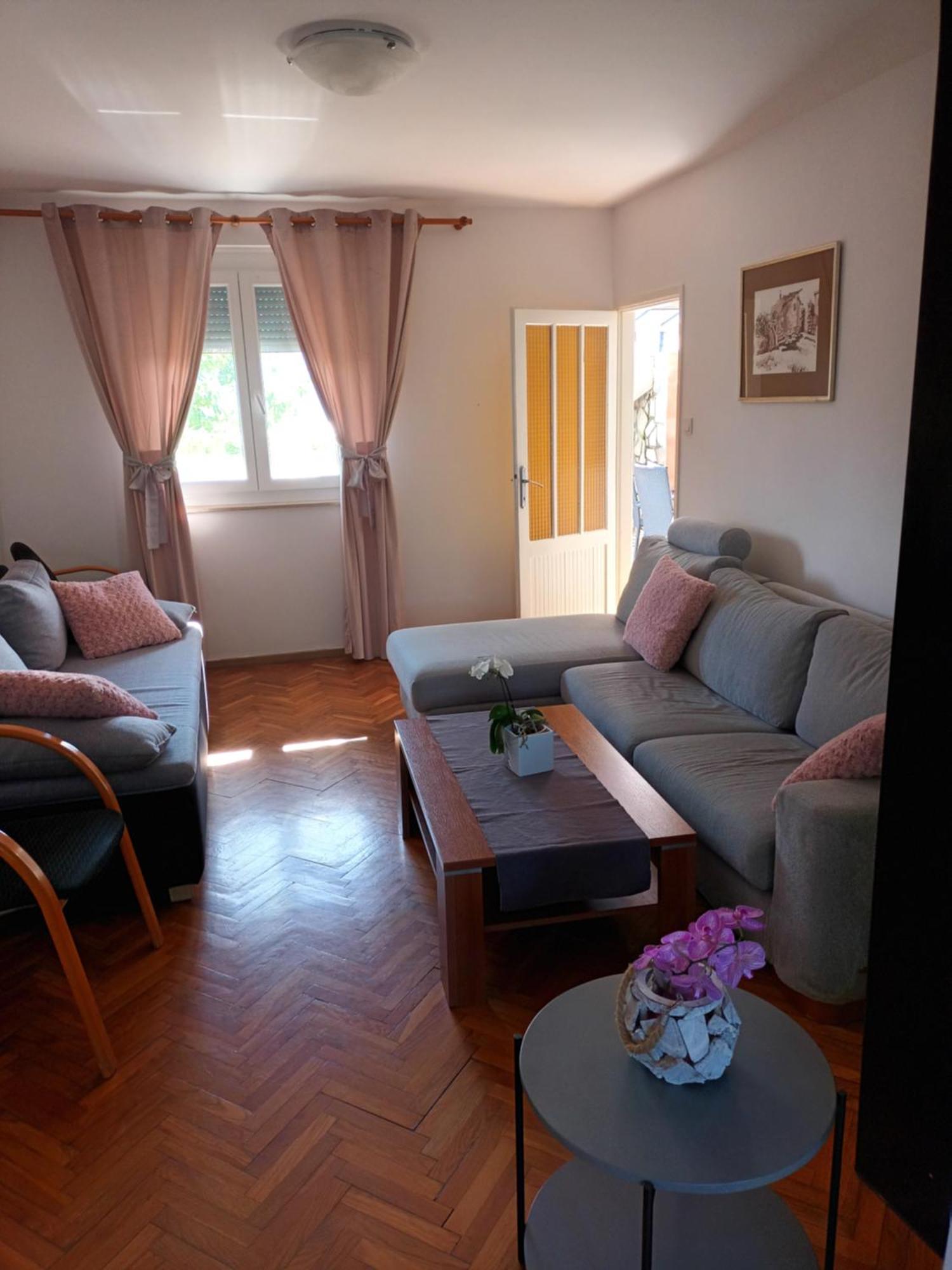 Brzac Apartment Magdic מראה חיצוני תמונה