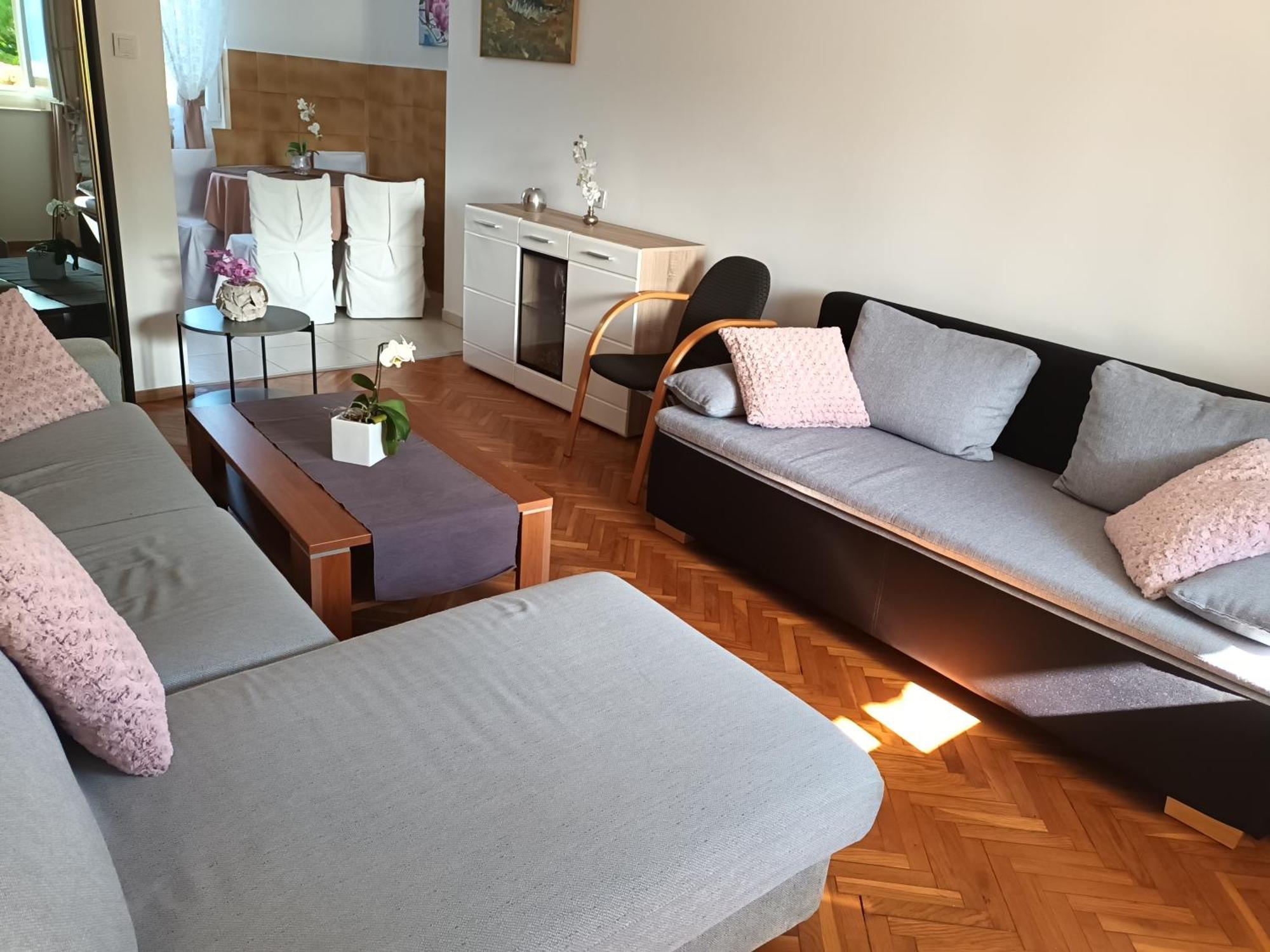 Brzac Apartment Magdic מראה חיצוני תמונה