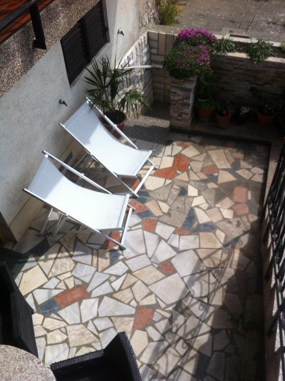 Brzac Apartment Magdic מראה חיצוני תמונה